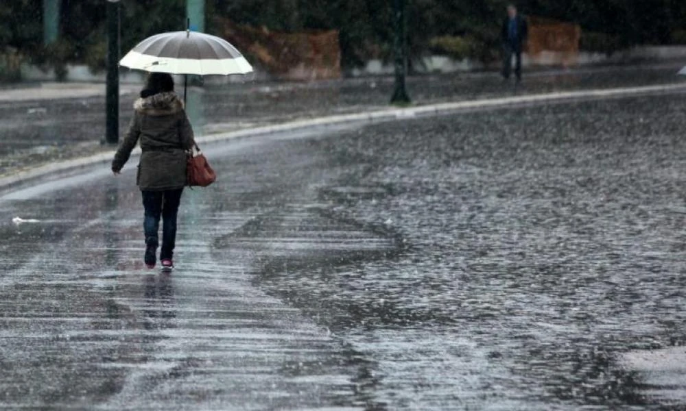 Τοπικές βροχές και ισχυρές καταιγίδες- Πτώση της θερμοκρασίας